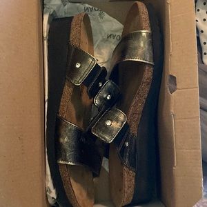 Naot Ashley Sandals - Metal Leather - Silver - Size 9 - 04906